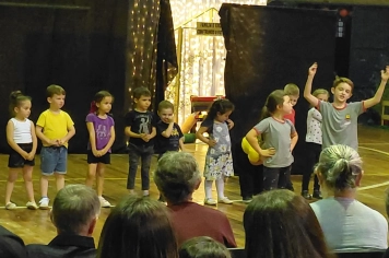 “FAMÍLIA E ESCOLA: JUNTOS CONSTRUINDO O FUTURO”