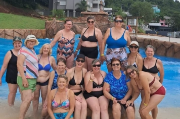 Monitoras de grupos de idosos recebem homenagem em viagem especial