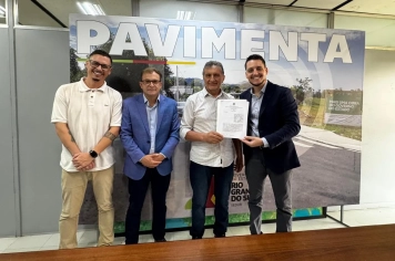 Pavimenta 3: Gelson Carbonera firma convênio na Sedur para obra de pavimentação em Aratiba