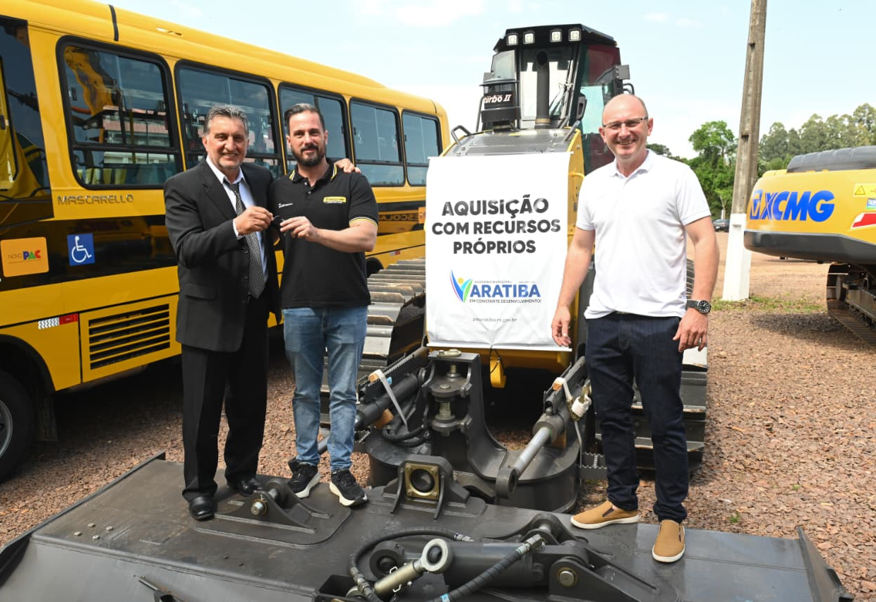 Administração de Aratiba adquire novo trator de esteira