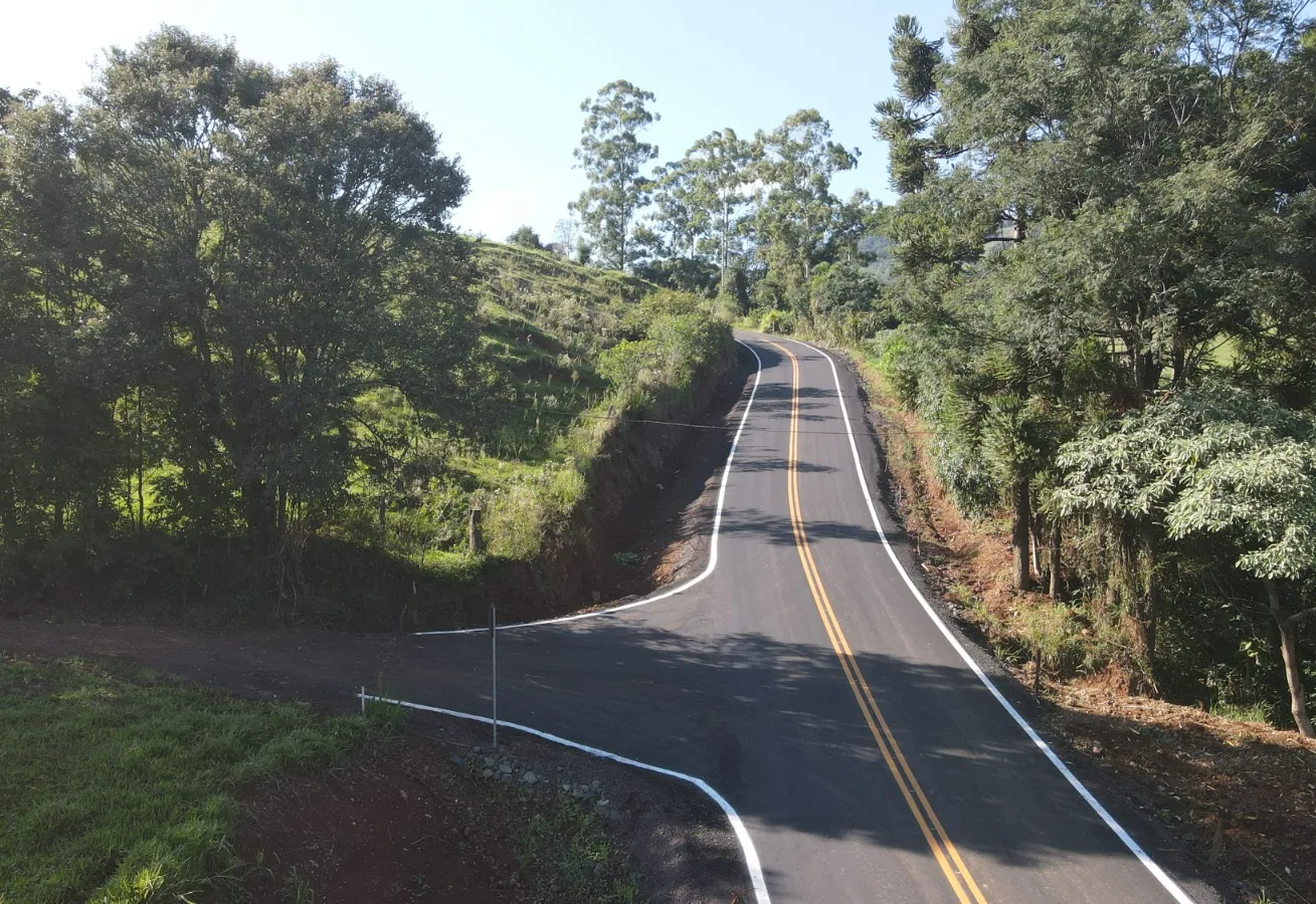 Concluída sinalização do novo trecho de asfalto que liga Aratiba à comunidade de Esperança Alta